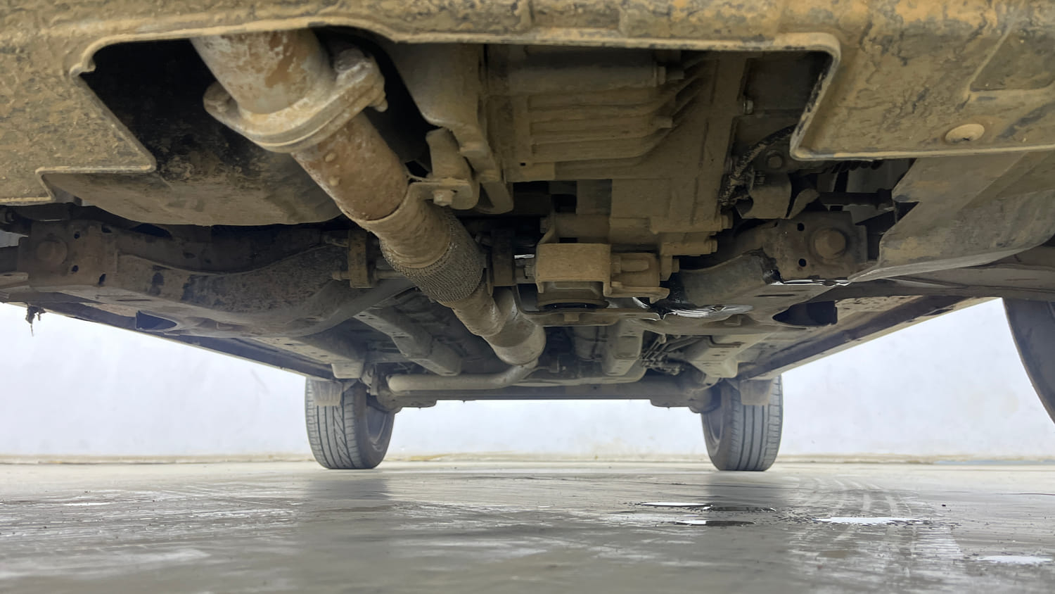 Used 2023 Tata Nexon XZA Plus Petrol Automatic extra FRONT LEFT UNDERBODY VIEW