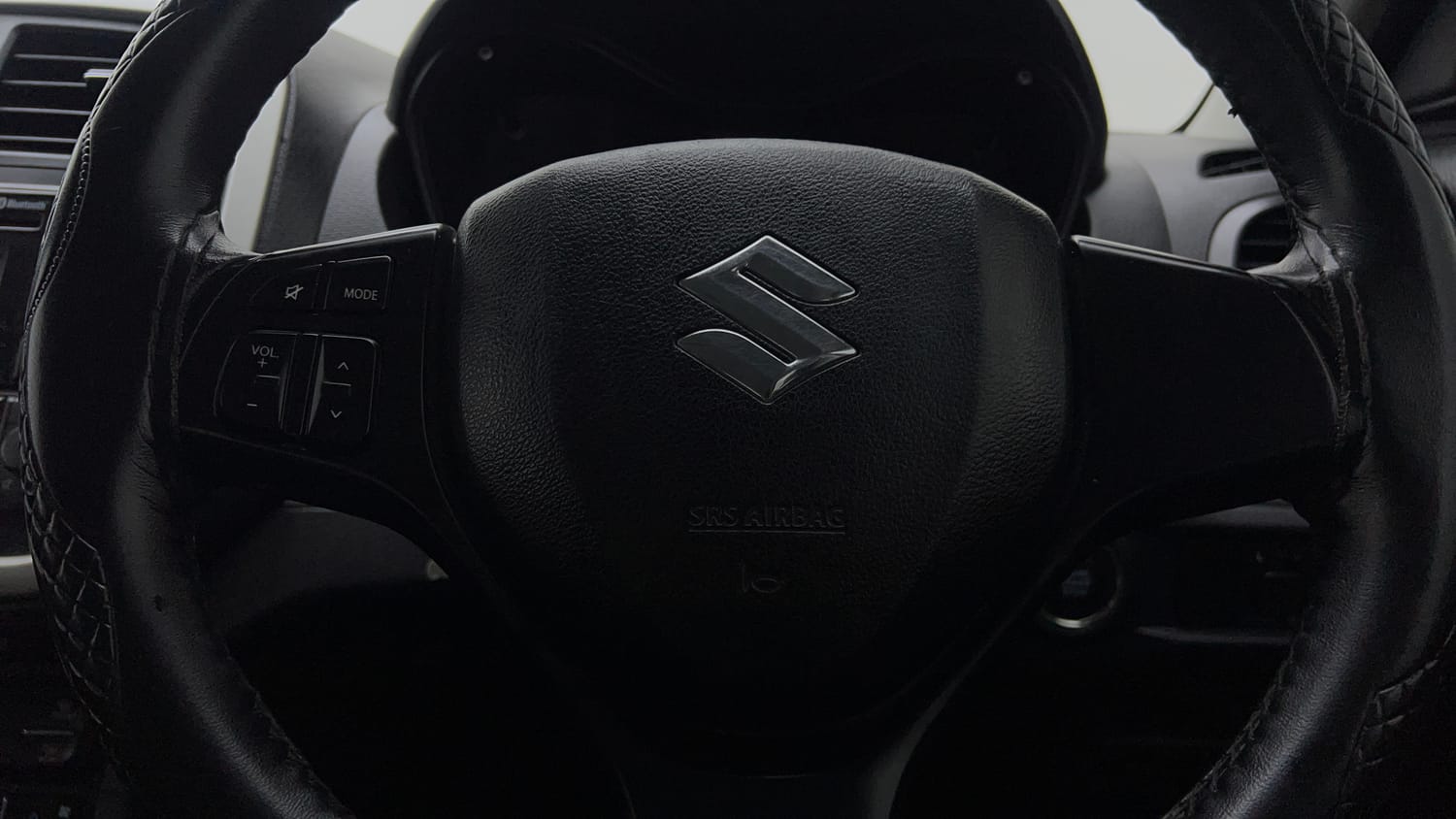 Used 2022 maruti-suzuki Vitara Brezza VXi Petrol Manual top_features Steering mounted controls