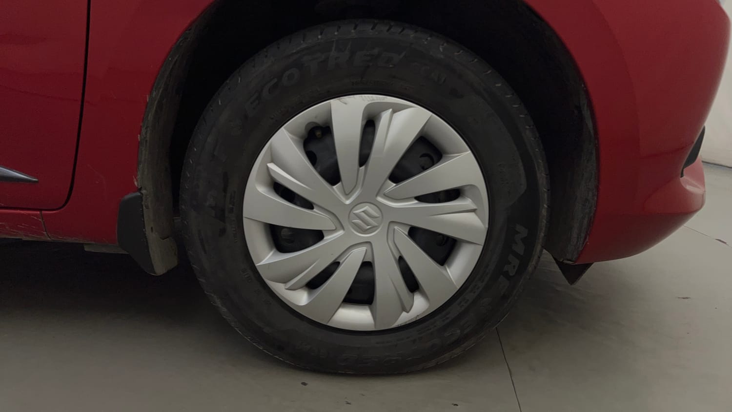 Used 2024 Maruti Suzuki Swift VXi Petrol Manual tyres RIGHT FRONT TYRE RIM VIEW