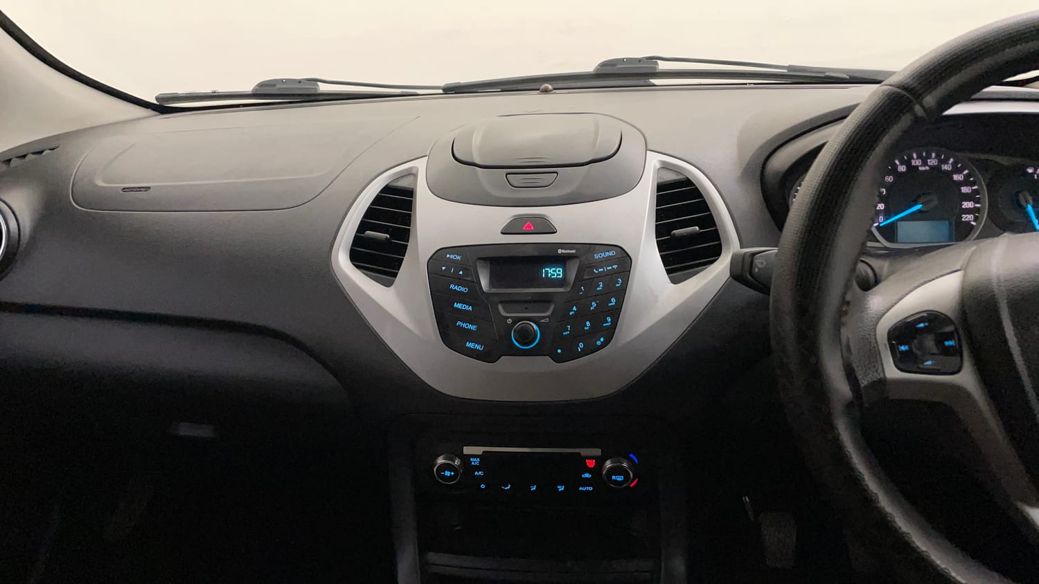 Used 2017 Ford Figo Titanium 1.2 Ti-VCT Petrol Manual interior MUSIC SYSTEM & AC CONTROL VIEW