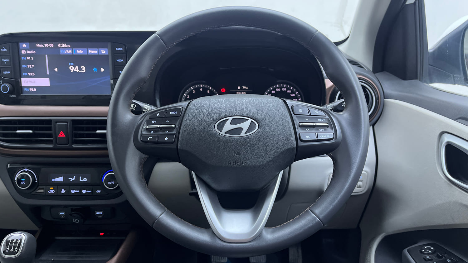Used 2024 Hyundai Aura SX 1.2 (O) Petrol Petrol Manual interior STEERING VIEW