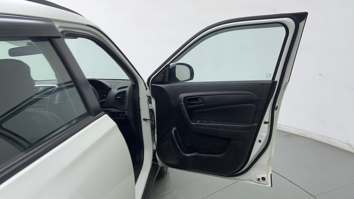 Used 2022 maruti-suzuki Vitara Brezza VXi Petrol Manual interior RIGHT FRONT DOOR OPEN VIEW
