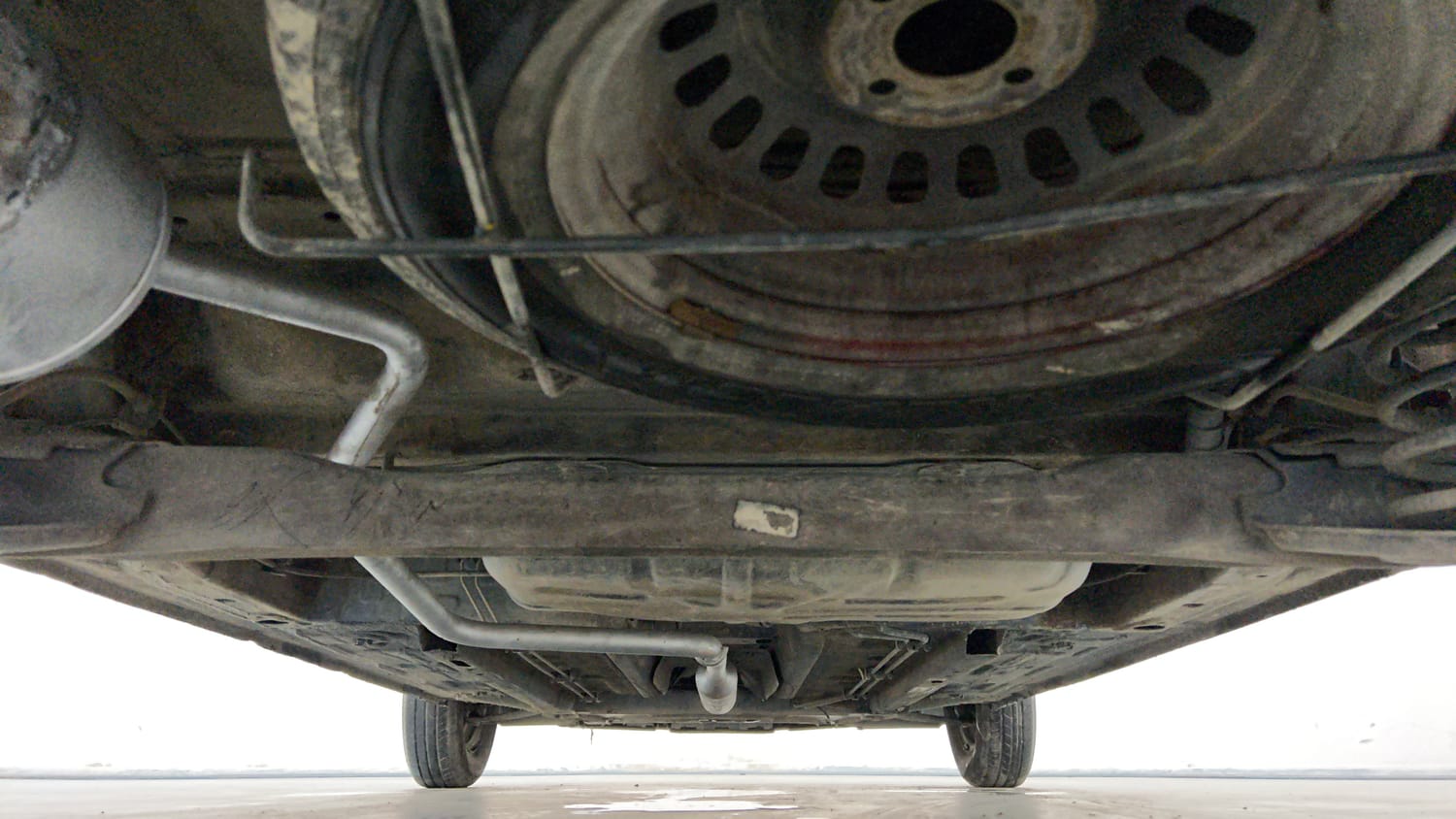Used 2019 Renault Triber RXZ Petrol Manual extra REAR UNDERBODY VIEW (TAKEN FROM REAR)