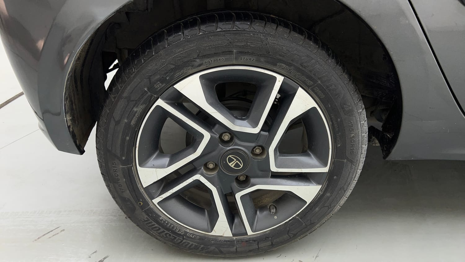 Used 2021 Tata Tiago XZ Plus Petrol Manual tyres RIGHT REAR TYRE RIM VIEW