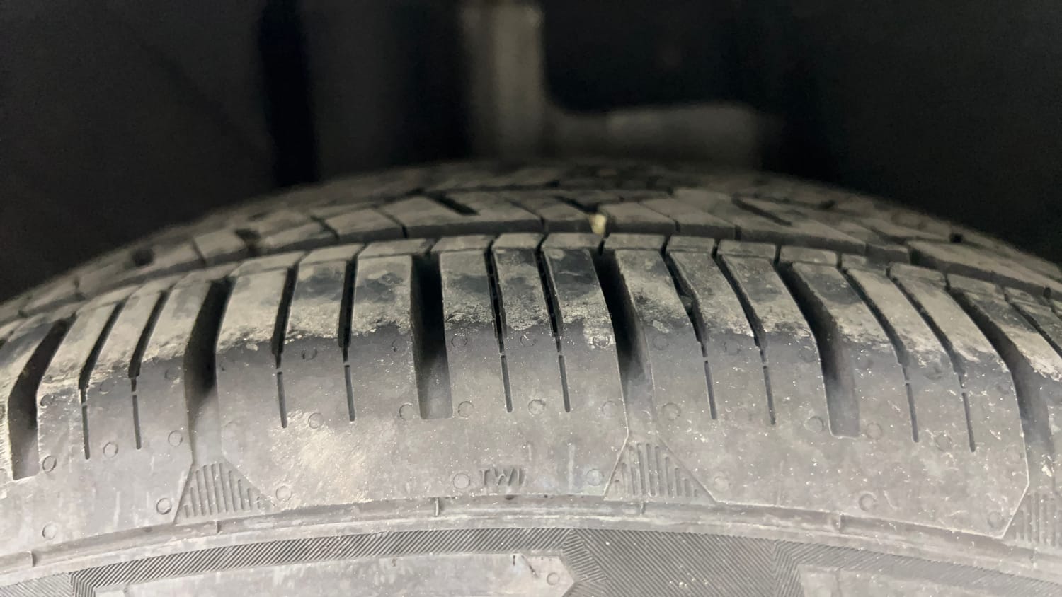 Used 2019 Skoda Superb L&K TDI AT Diesel Automatic tyres RIGHT REAR TYRE TREAD VIEW