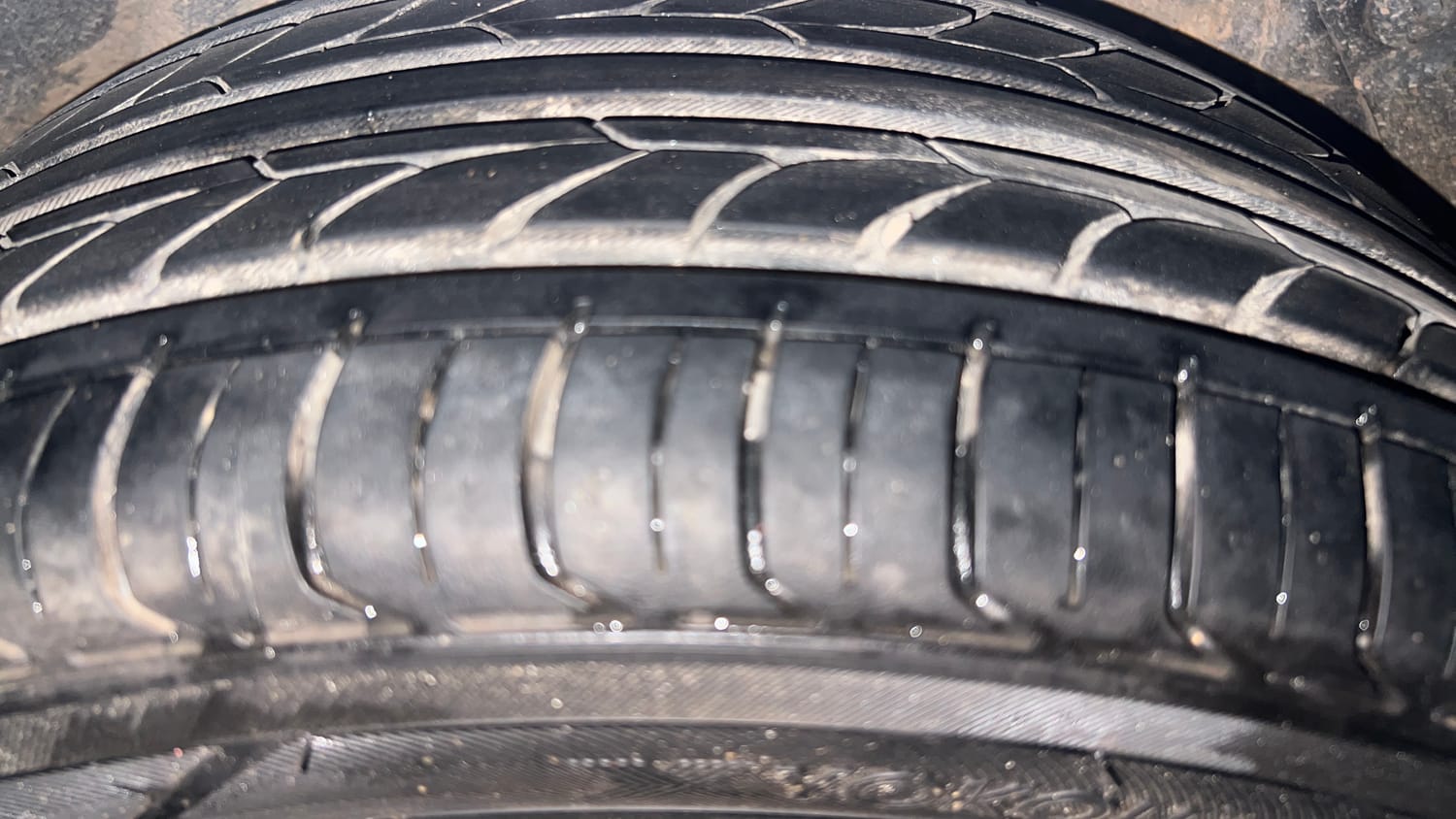 Used 2015 Hyundai Fluidic Verna 4S 1.6 VTVT SX Petrol Manual tyres LEFT REAR TYRE TREAD VIEW
