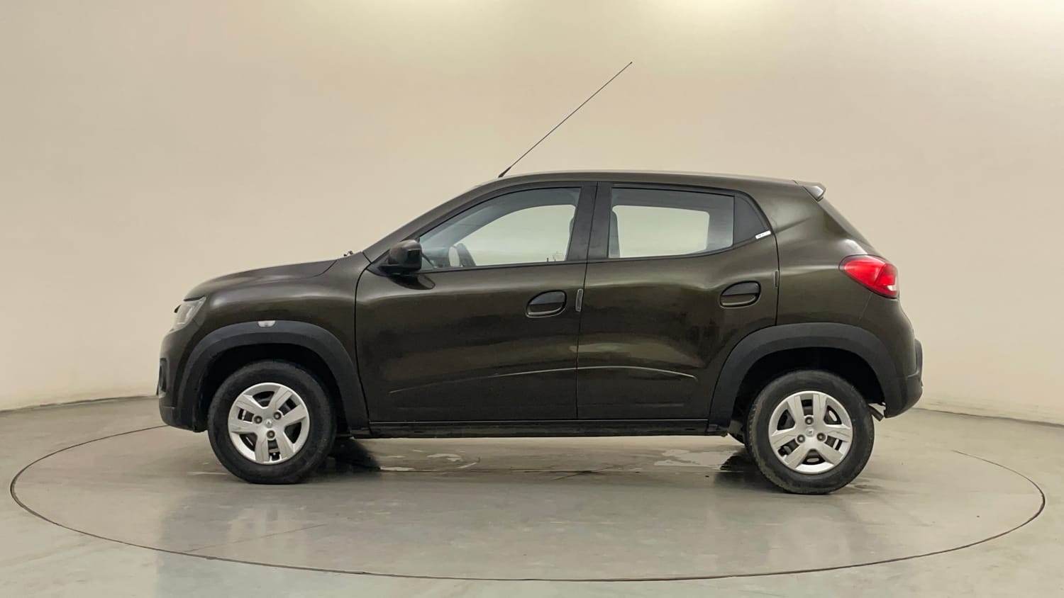 Used 2018 Renault Kwid 1.0 RXT AMT Petrol Automatic exterior LEFT SIDE VIEW