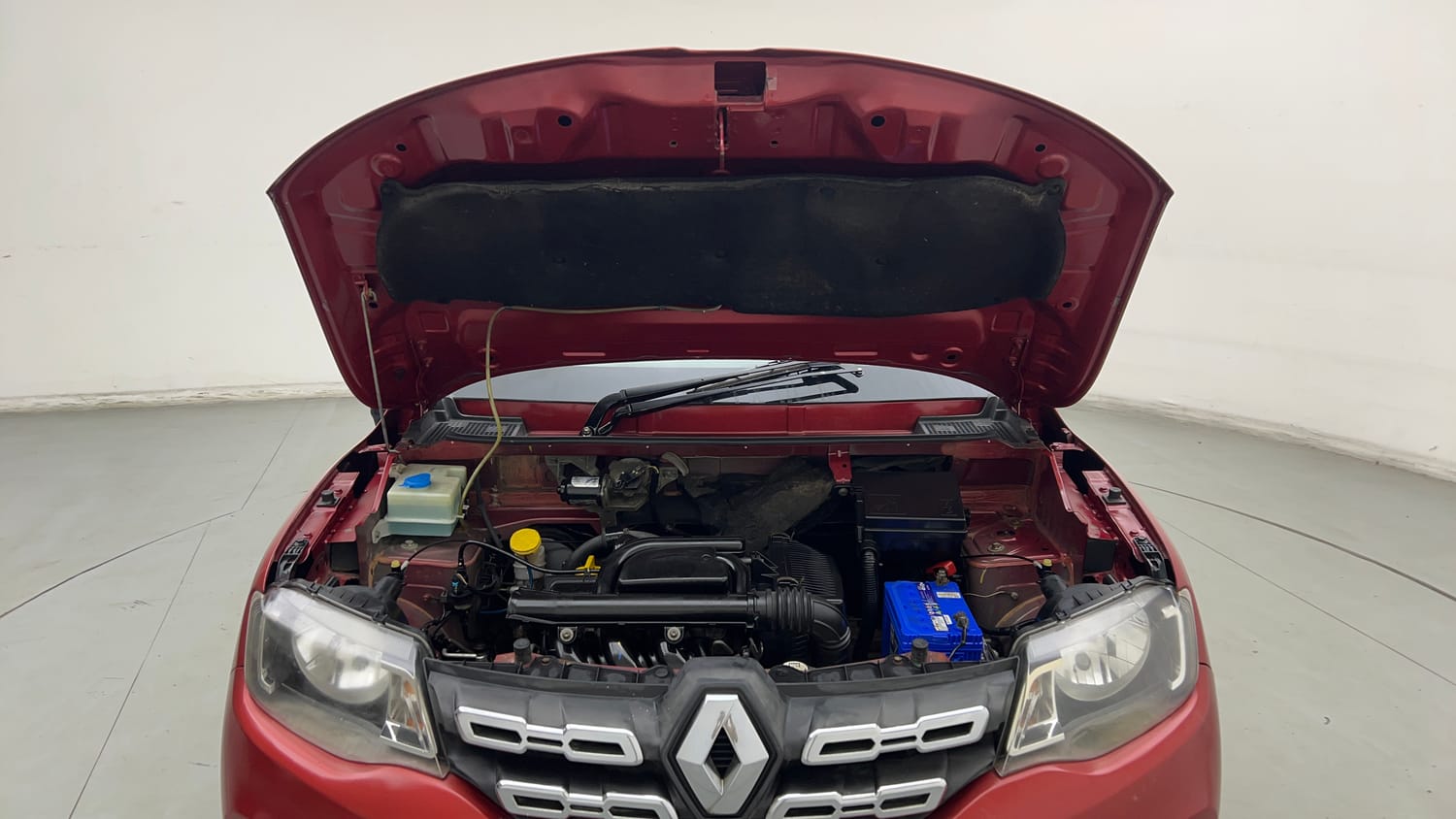 Used 2016 Renault Kwid RXT Petrol Manual engine ENGINE & BONNET OPEN FRONT VIEW