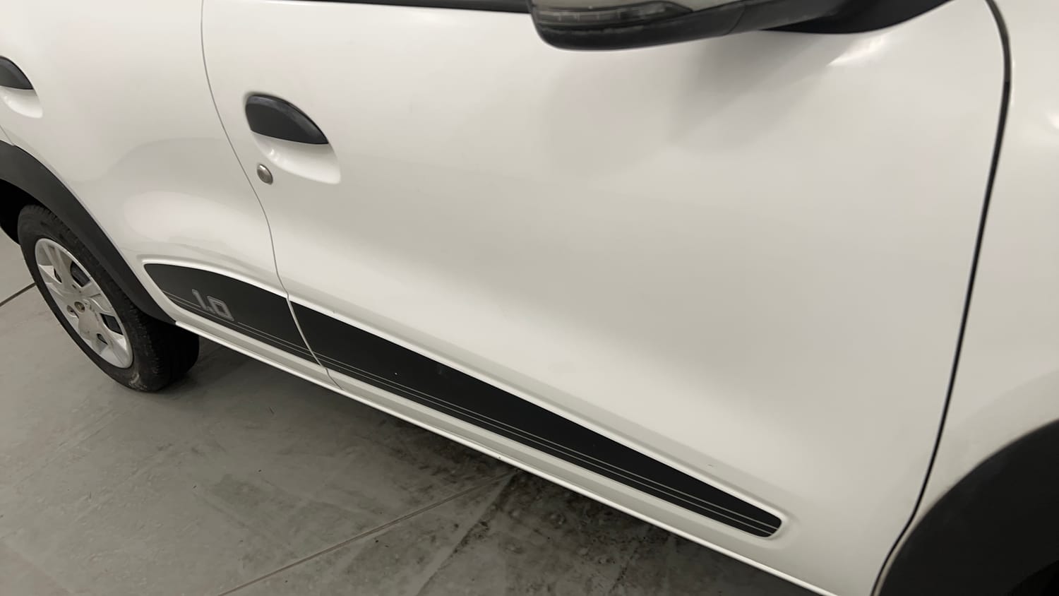 Used 2024 Renault Kwid RXT 1.0 Petrol Manual dents MINOR DENT