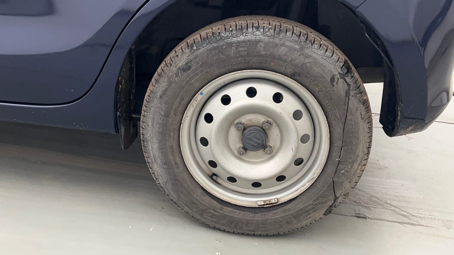 Used 2018 Maruti Suzuki Swift LXi Petrol Manual tyres LEFT REAR TYRE RIM VIEW