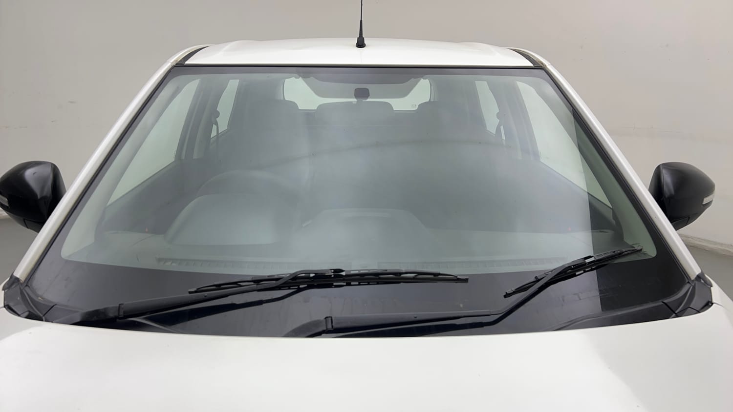 Used 2021 maruti-suzuki Vitara Brezza LXi Petrol Manual exterior FRONT WINDSHIELD VIEW