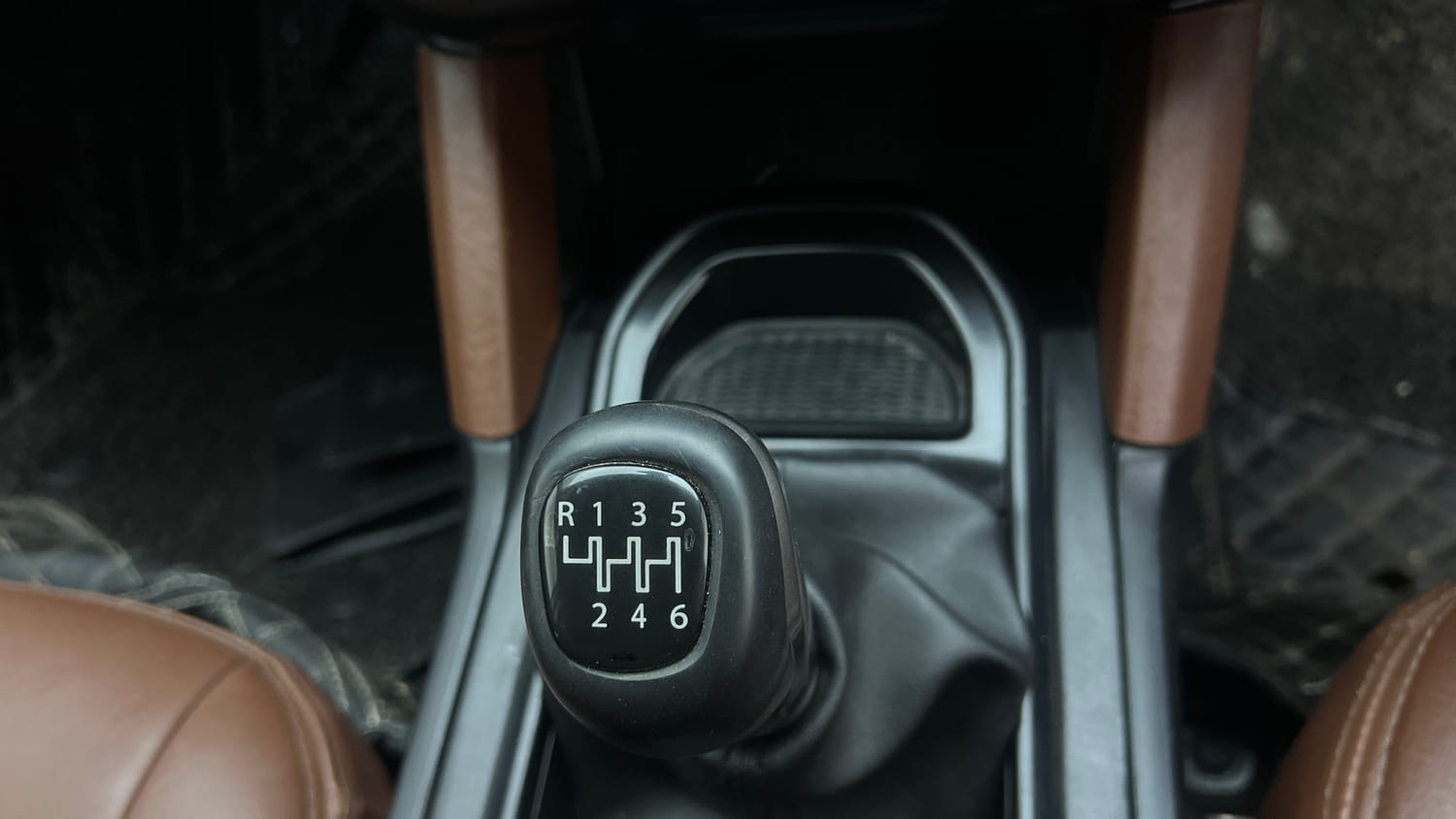 Used 2021 Tata Harrier XE Diesel Manual interior GEAR  KNOB VIEW