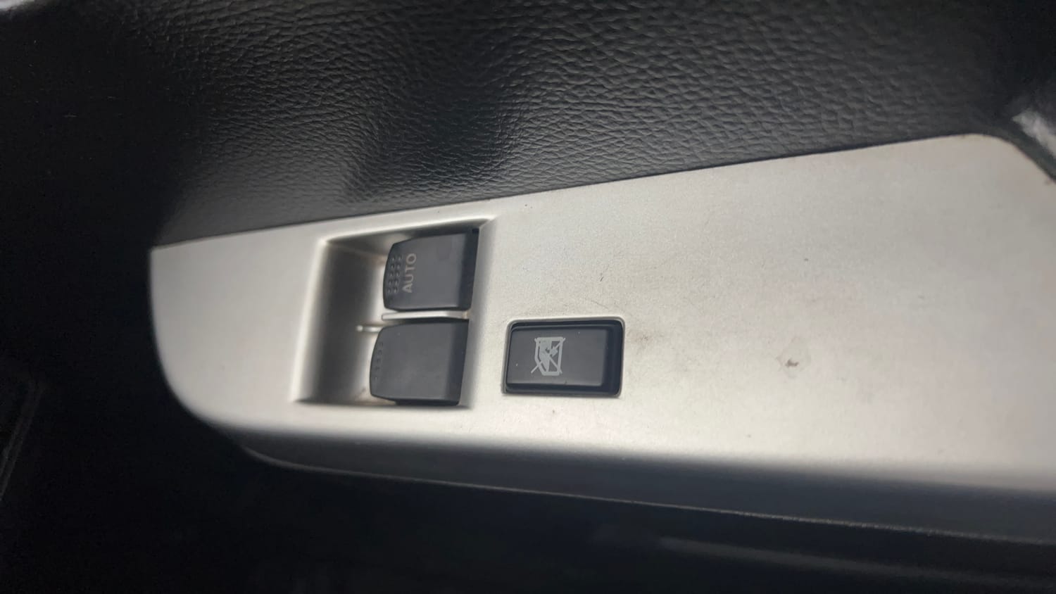 Used 2016 Maruti Suzuki Wagon R LXI Petrol Manual top_features Power windows