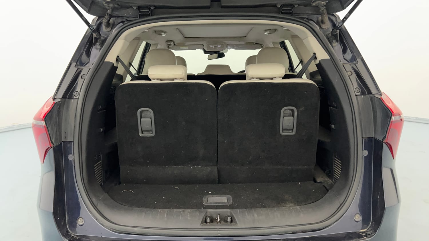 Used 2021 Mahindra XUV700 AX 7 Petrol AT Luxury Pack 7 STR Petrol Automatic interior DICKY INSIDE VIEW