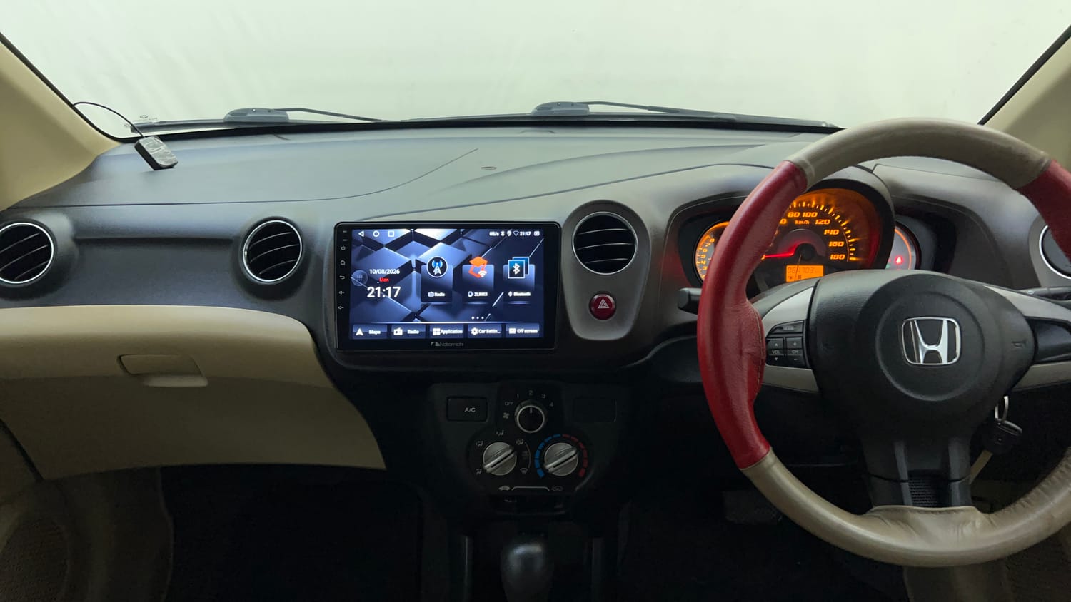 Used 2013 Honda Amaze 1.2 S AT i-VTEC Petrol Automatic interior MUSIC SYSTEM & AC CONTROL VIEW