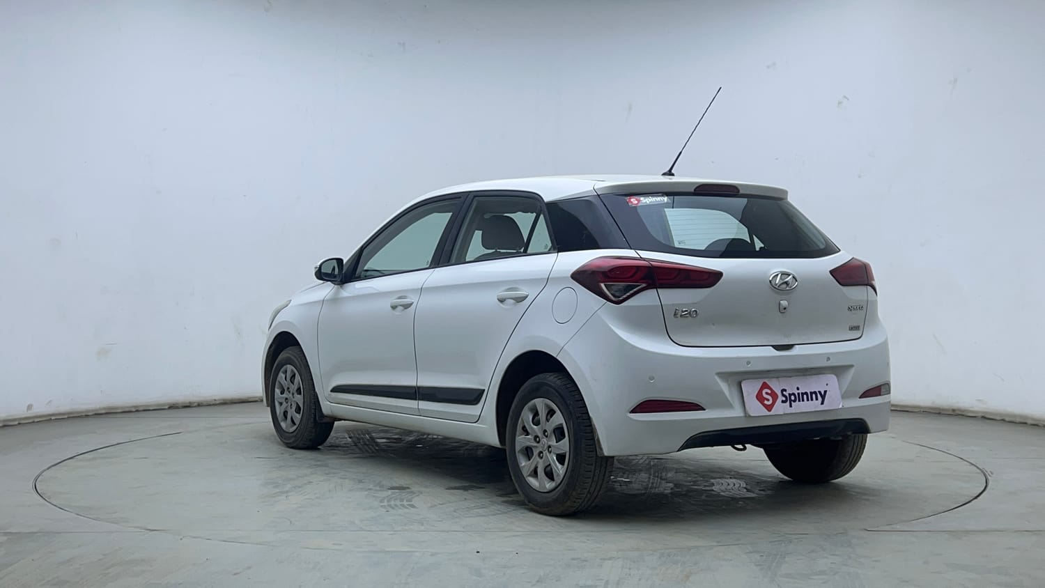 Used 2017 Hyundai Elite i20 Sportz 1.2 Petrol Manual exterior LEFT REAR CORNER VIEW
