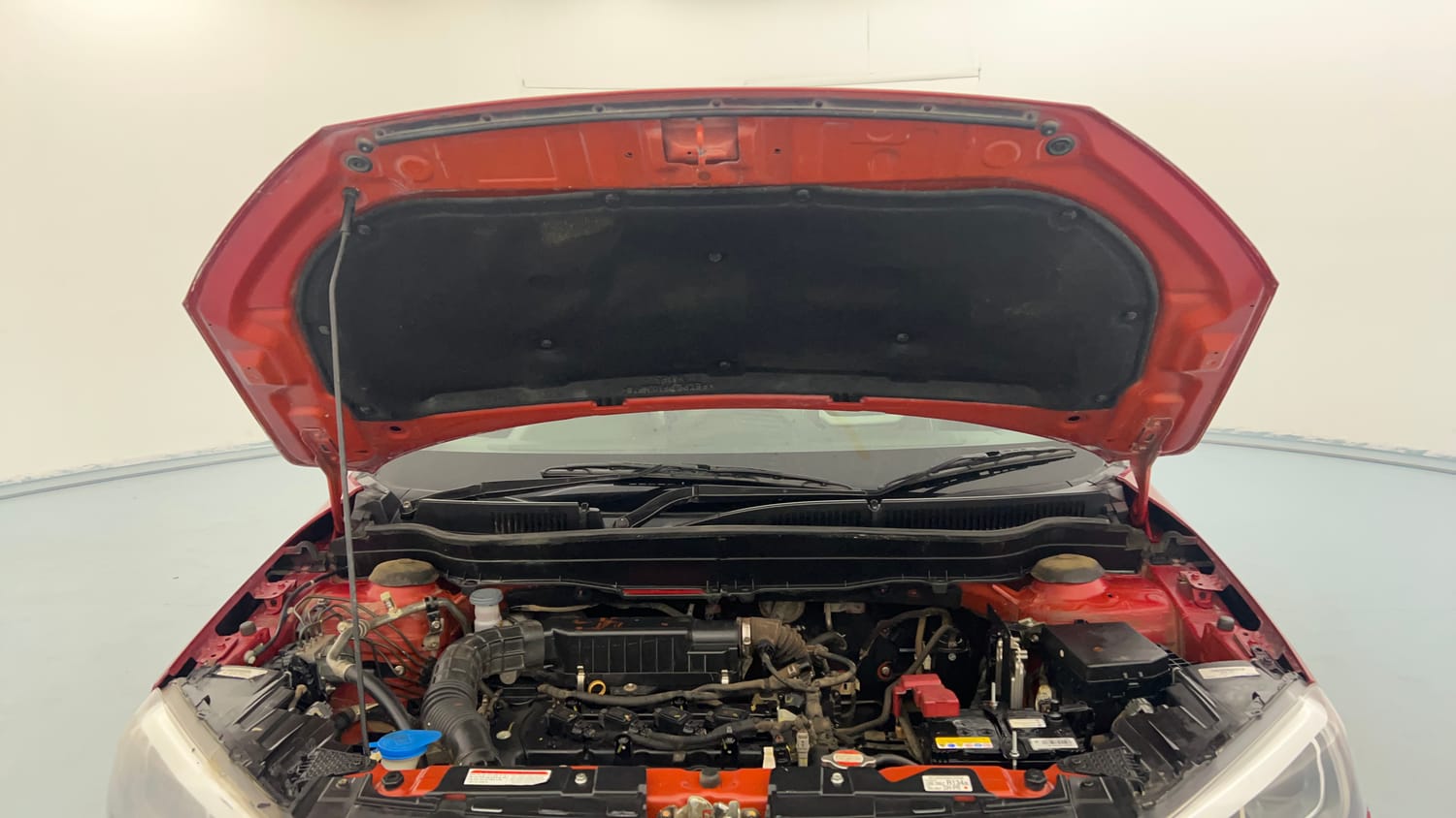 Used 2022 Maruti Suzuki Vitara Brezza [2020-2022] ZXI Plus Dual Tone Petrol Manual engine ENGINE & BONNET OPEN FRONT VIEW
