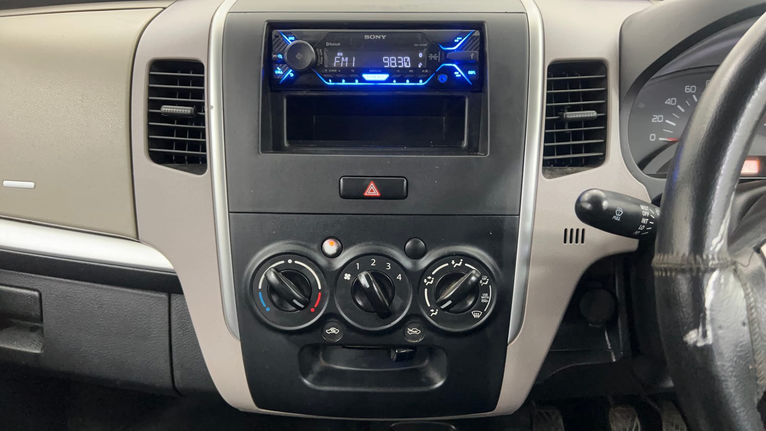 Used 2014 Maruti Suzuki Wagon R LXI CNG Cng Manual interior MUSIC SYSTEM & AC CONTROL VIEW