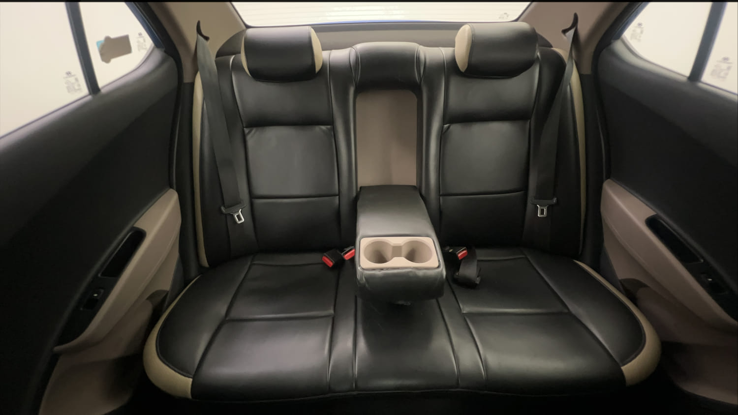 Used 2019 Hyundai Xcent SX (O)CRDi Diesel Manual interior REAR SEAT CONDITION VIEW