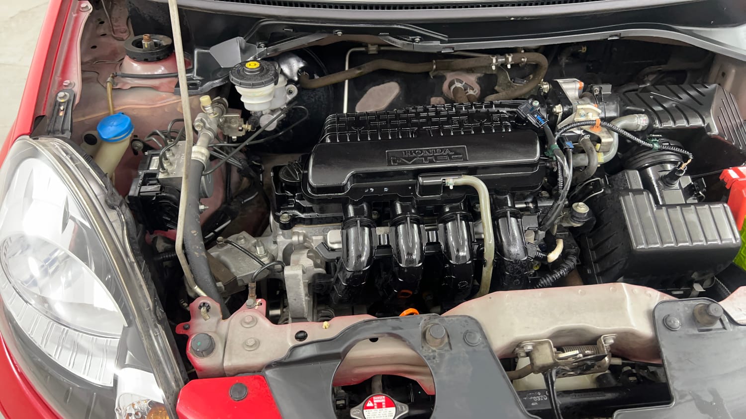 Used 2015 Honda Brio VX AT Petrol Automatic engine ENGINE RIGHT SIDE VIEW
