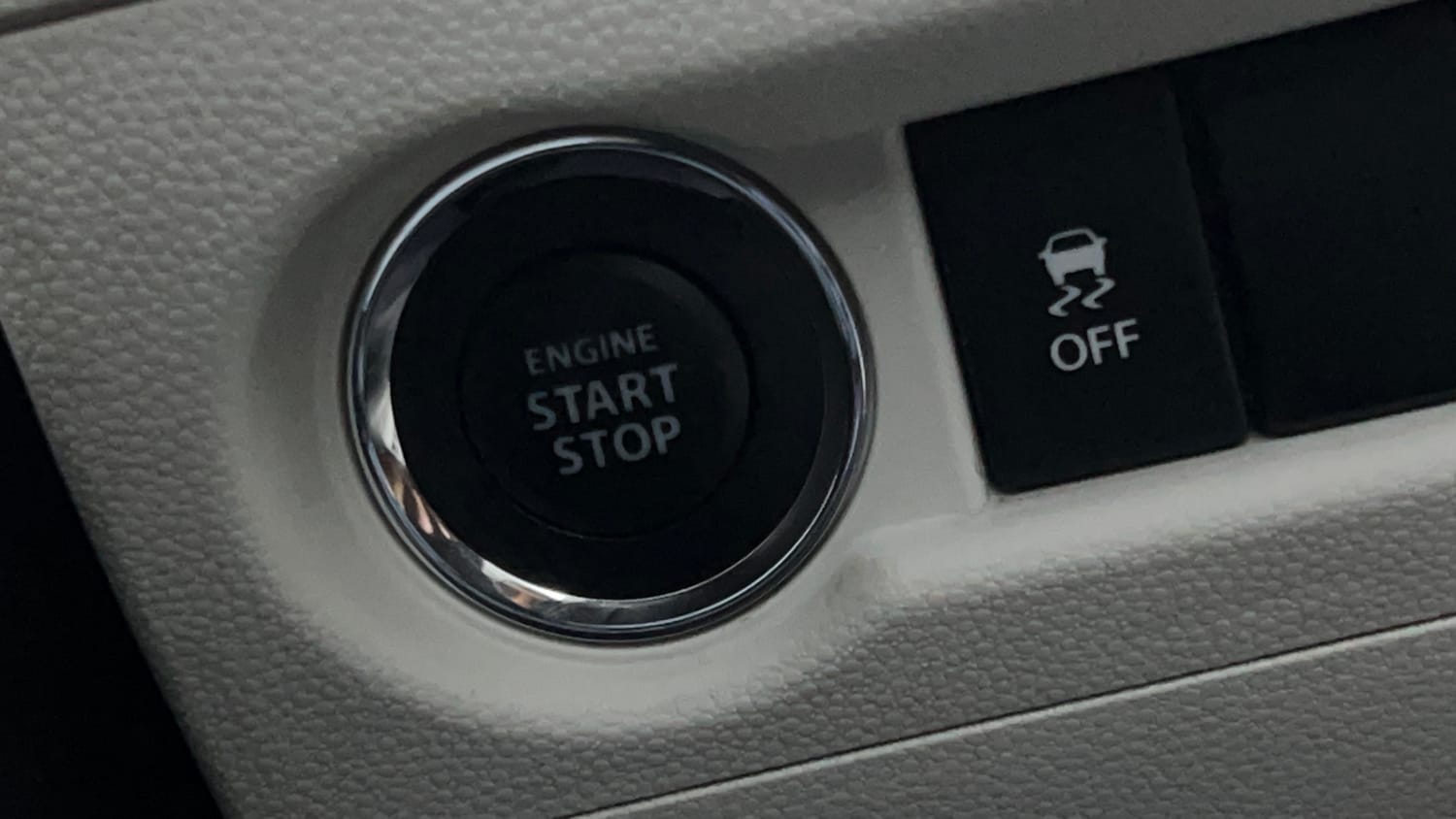 Used 2025 Maruti Suzuki Ignis Zeta 1.2 MT Petrol Manual top_features Keyless start