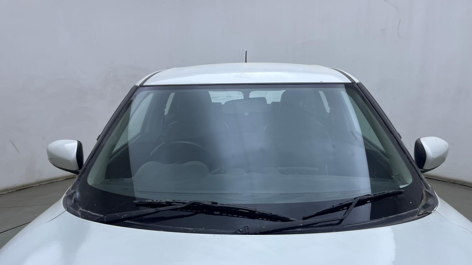 Used 2024 Maruti Suzuki Swift VXi Petrol Manual exterior FRONT WINDSHIELD VIEW
