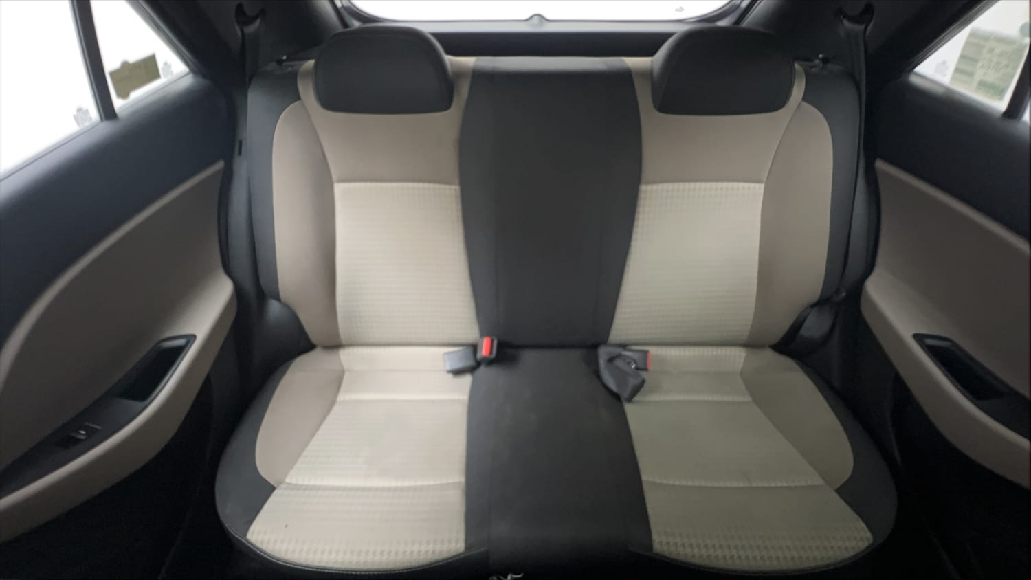 Used 2018 Hyundai Elite i20 Magna Executive 1.2 Petrol Manual interior REAR SEAT CONDITION VIEW