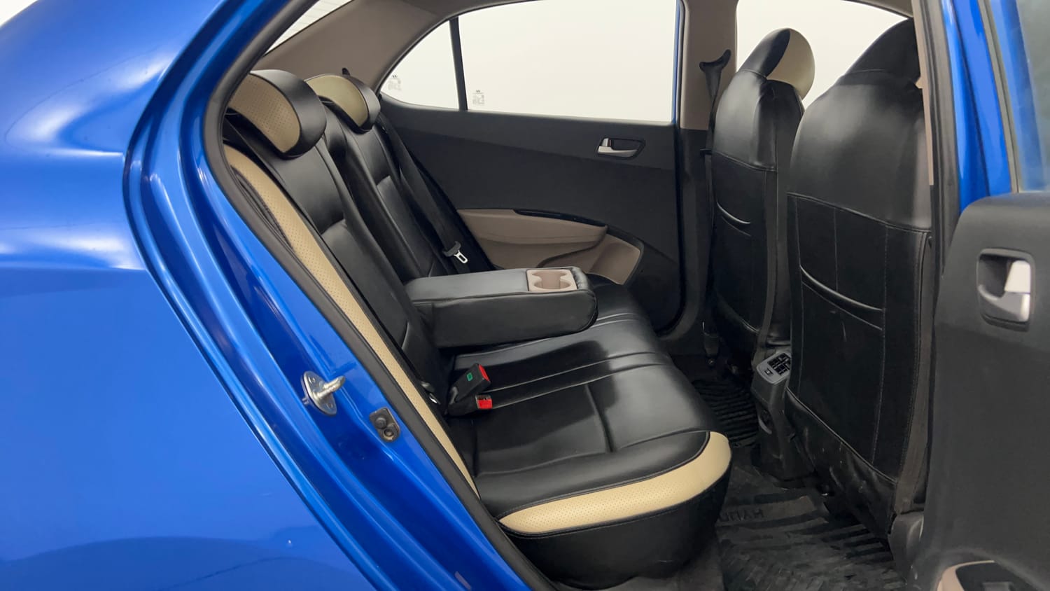 Used 2019 Hyundai Xcent SX (O)CRDi Diesel Manual interior RIGHT SIDE REAR DOOR CABIN VIEW