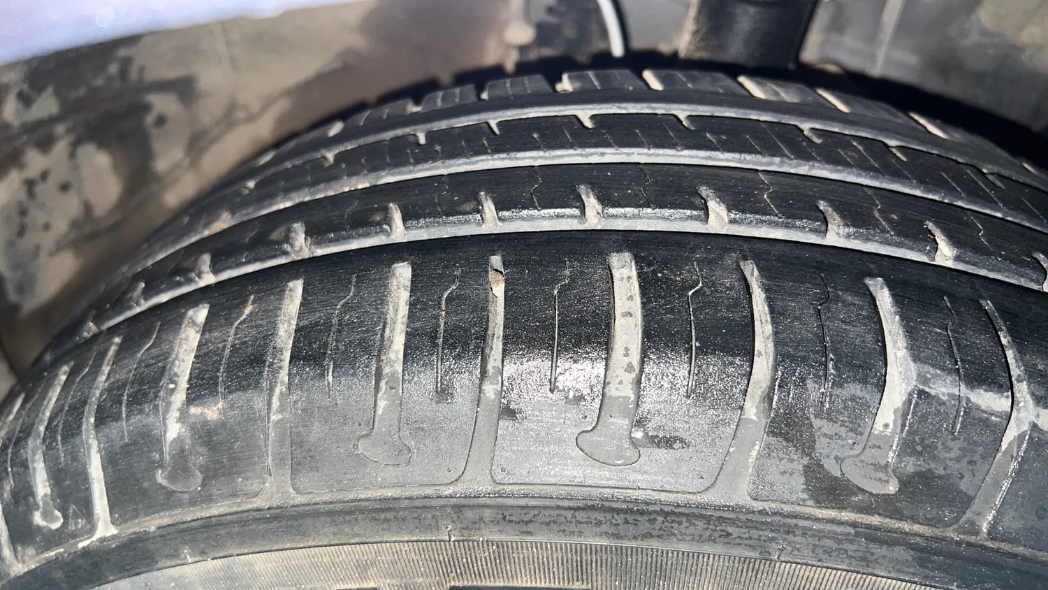 Used 2018 Hyundai Elite i20 Magna Executive 1.2 Petrol Manual tyres RIGHT FRONT TYRE TREAD VIEW