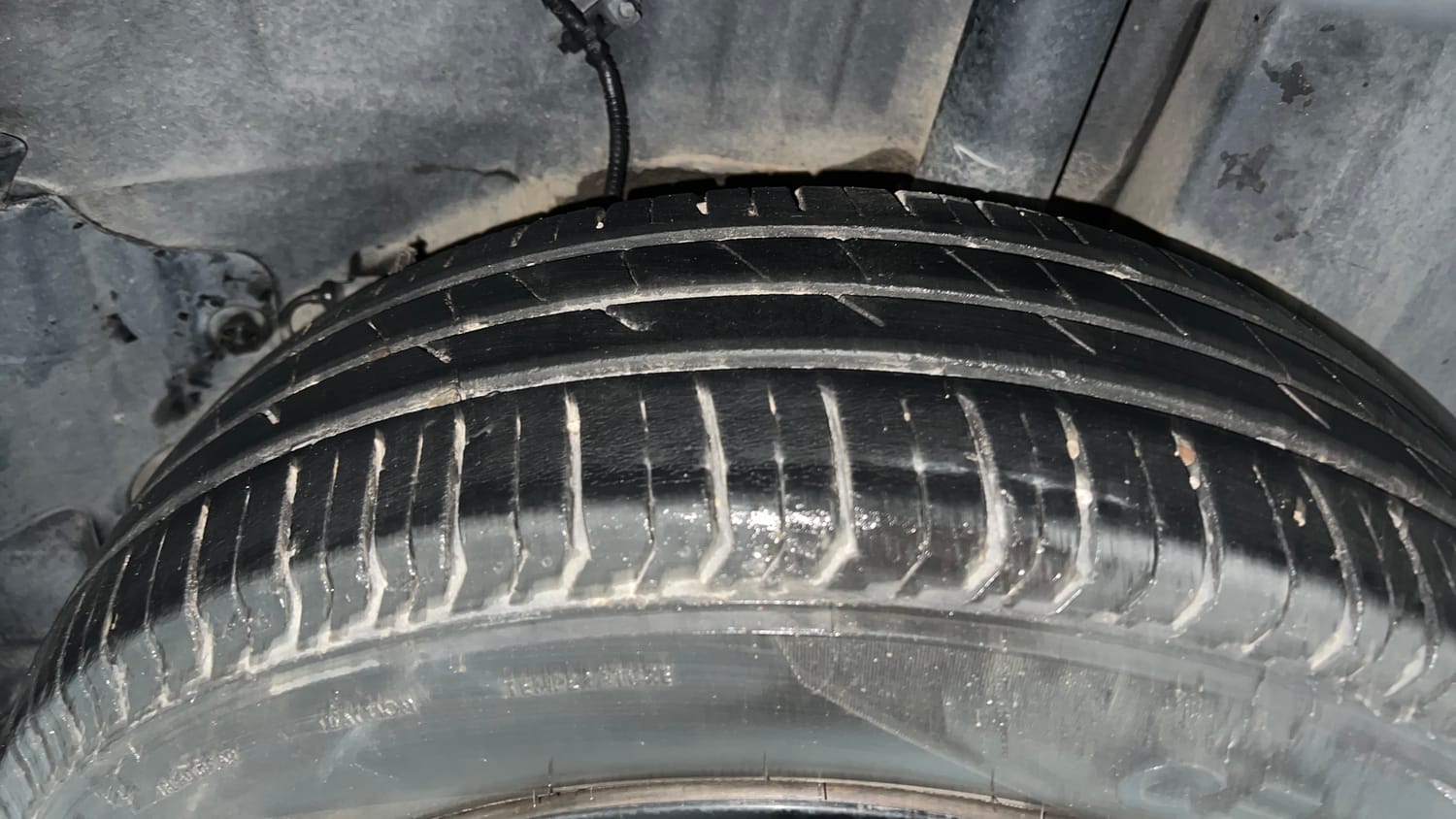Used 2022 Tata Punch Accomplished MT Petrol Manual tyres LEFT REAR TYRE TREAD VIEW