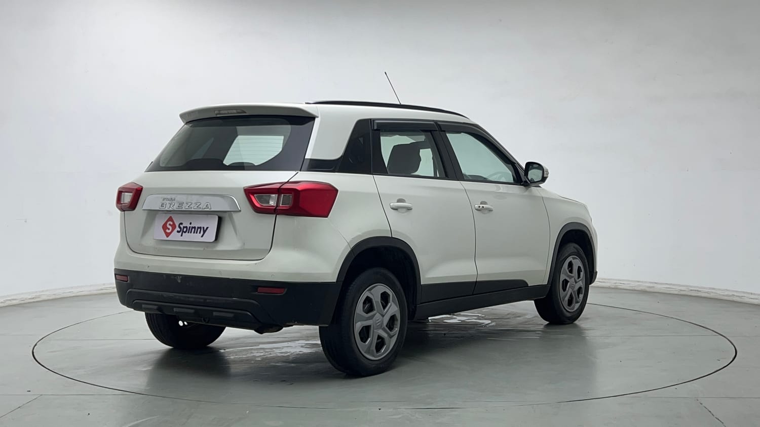 Used 2022 maruti-suzuki Vitara Brezza VXi Petrol Manual exterior RIGHT REAR CORNER VIEW