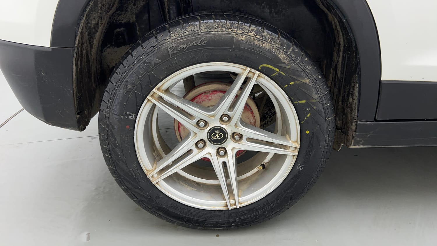 Used 2021 maruti-suzuki Vitara Brezza LXi Petrol Manual tyres RIGHT REAR TYRE RIM VIEW