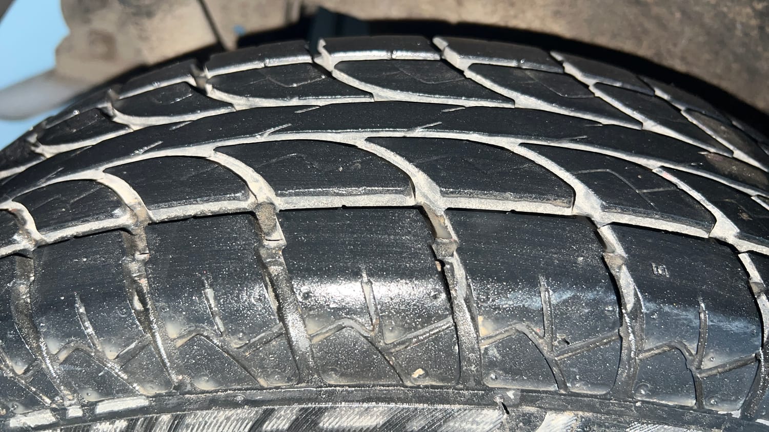 Used 2015 Maruti Suzuki Wagon R LXI Petrol Manual tyres RIGHT REAR TYRE TREAD VIEW