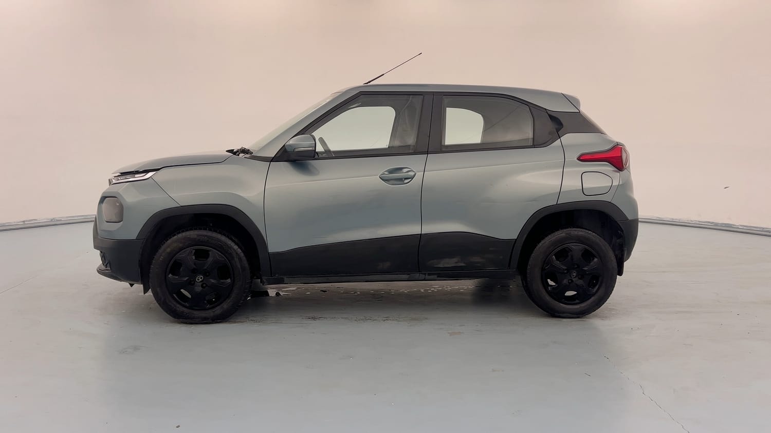 Used 2022 Tata Punch Accomplished MT Petrol Manual exterior LEFT SIDE VIEW
