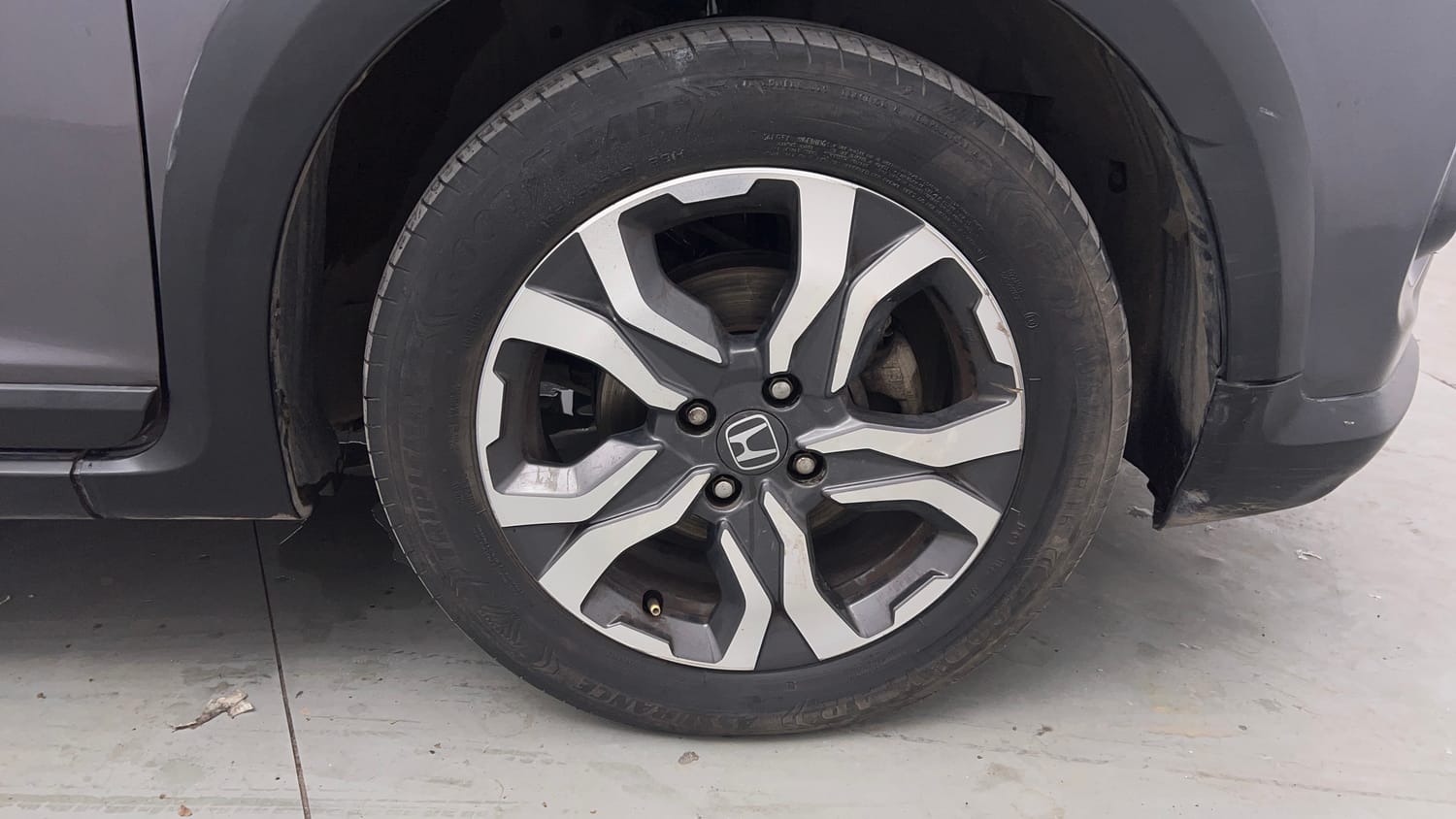 Used 2017 Honda WR-V VX MT Petrol Petrol Manual tyres RIGHT FRONT TYRE RIM VIEW