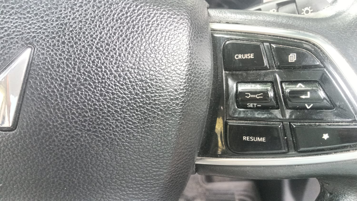 Used 2021 Mahindra XUV700 AX 7 Petrol AT Luxury Pack 7 STR Petrol Automatic top_features Adaptive cruise control