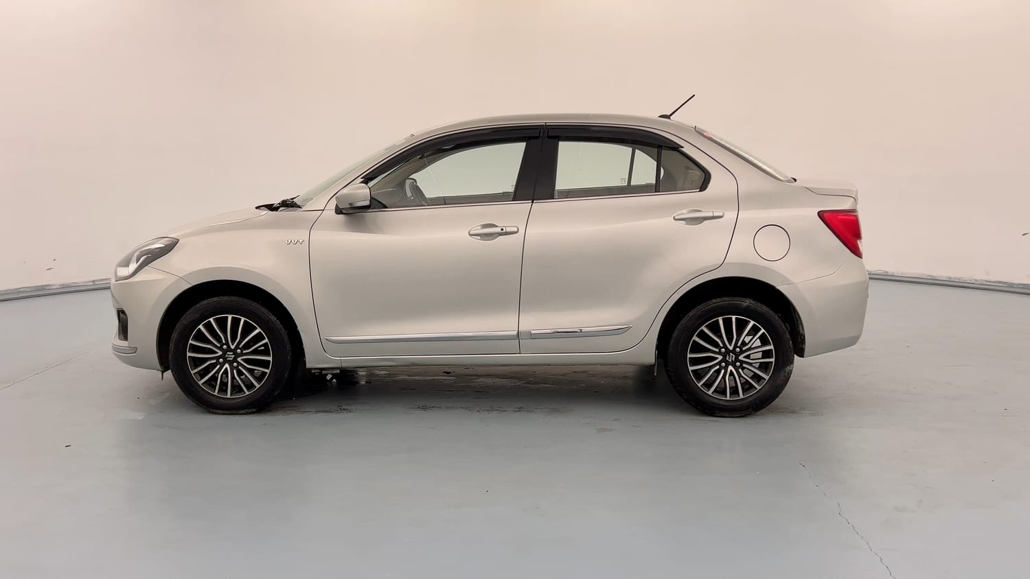 Used 2018 Maruti Suzuki Dzire ZXi Plus Petrol Manual exterior LEFT SIDE VIEW