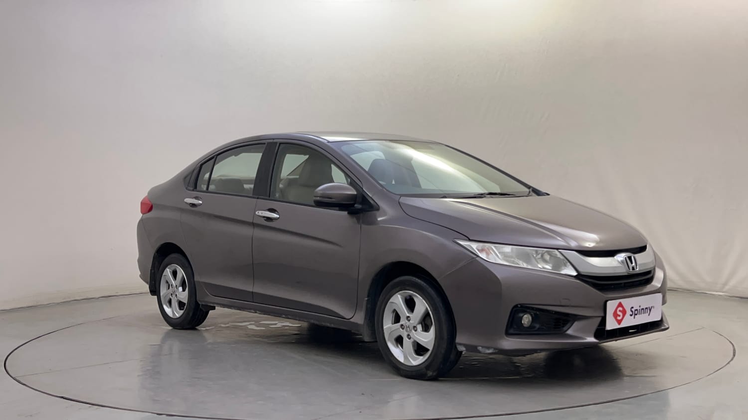 Used 2015 Honda City VX CVT Petrol Automatic exterior RIGHT FRONT CORNER VIEW