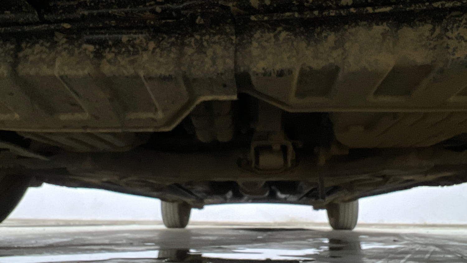Used 2014 Hyundai Verna Fluidic 1.6 VTVT SX AT Petrol Automatic extra FRONT LEFT UNDERBODY VIEW