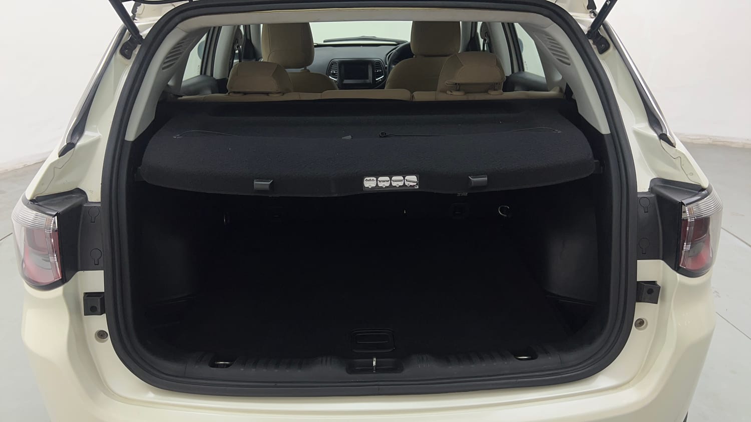 Used 2018 Jeep Compass Longitude (O) 2.0 Diesel Diesel Manual interior DICKY INSIDE VIEW