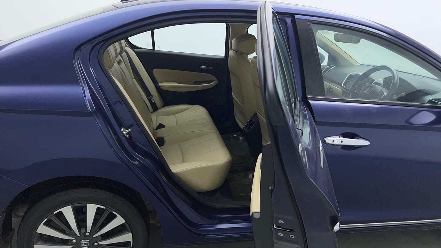 Used 2023 Honda City ZX Petrol MT Petrol Manual interior RIGHT SIDE REAR DOOR CABIN VIEW