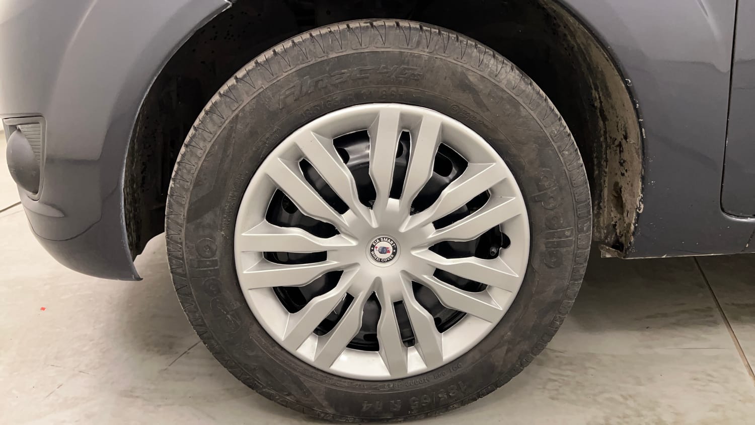 Used 2012 Ford Figo Duratec Petrol ZXI 1.2 Petrol Manual tyres LEFT FRONT TYRE RIM VIEW