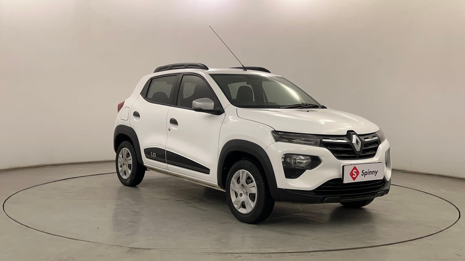 Used 2024 Renault Kwid RXT 1.0 Petrol Manual exterior RIGHT FRONT CORNER VIEW