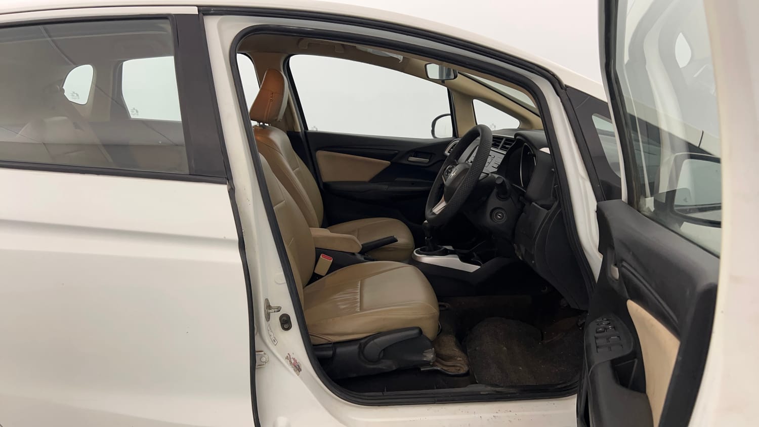Used 2018 Honda Jazz V Petrol Petrol Manual interior RIGHT SIDE FRONT DOOR CABIN VIEW