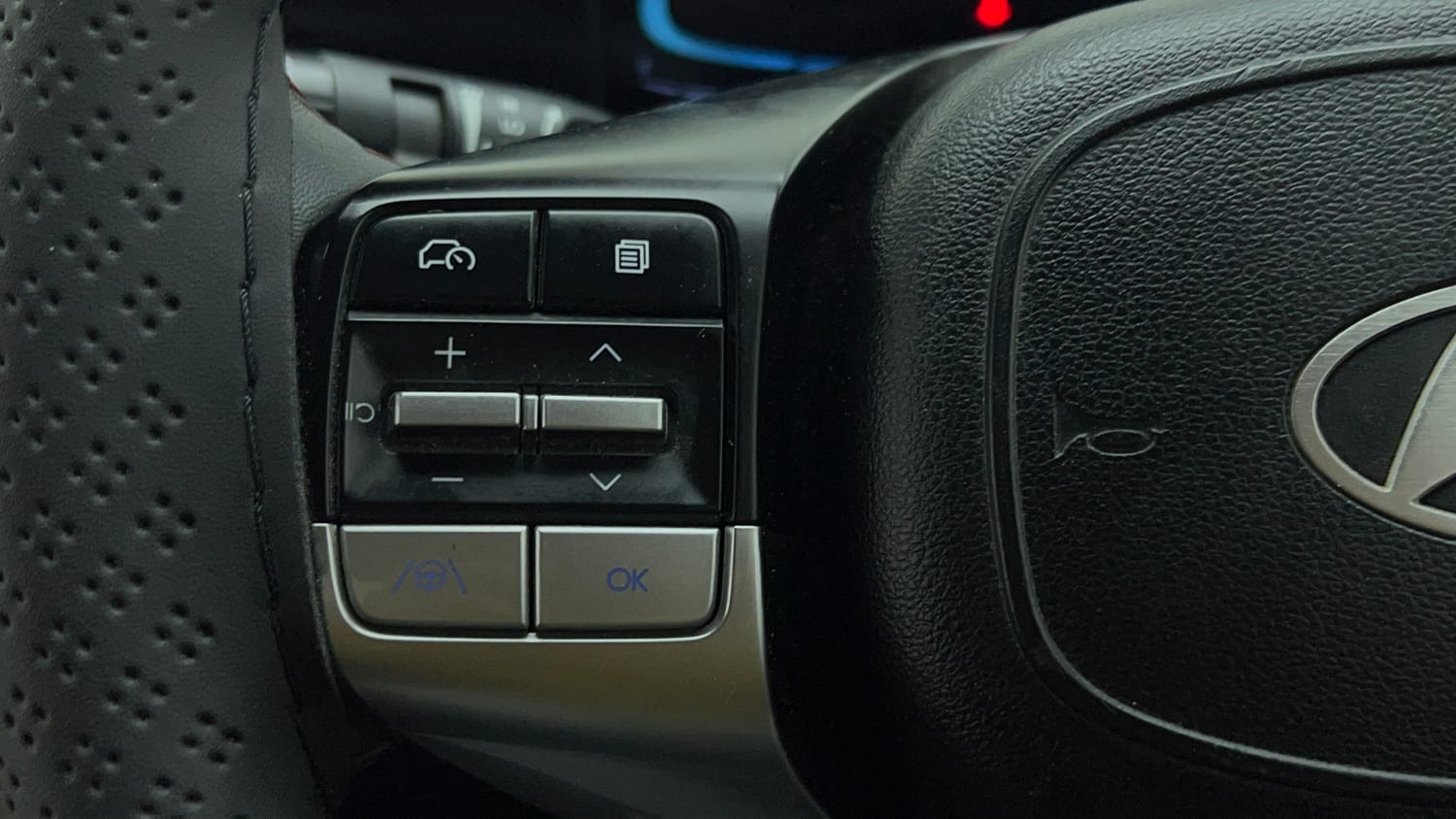 Used 2024 Hyundai Verna SX (O) 1.5 Turbo Petrol MT Petrol Manual top_features Cruise control