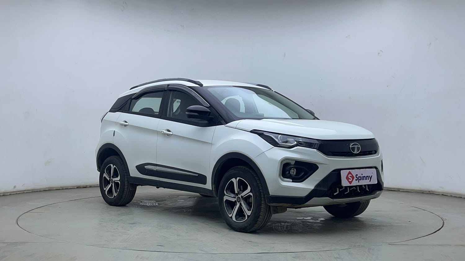 Used 2023 Tata Nexon XZA Plus Petrol Automatic exterior RIGHT FRONT CORNER VIEW