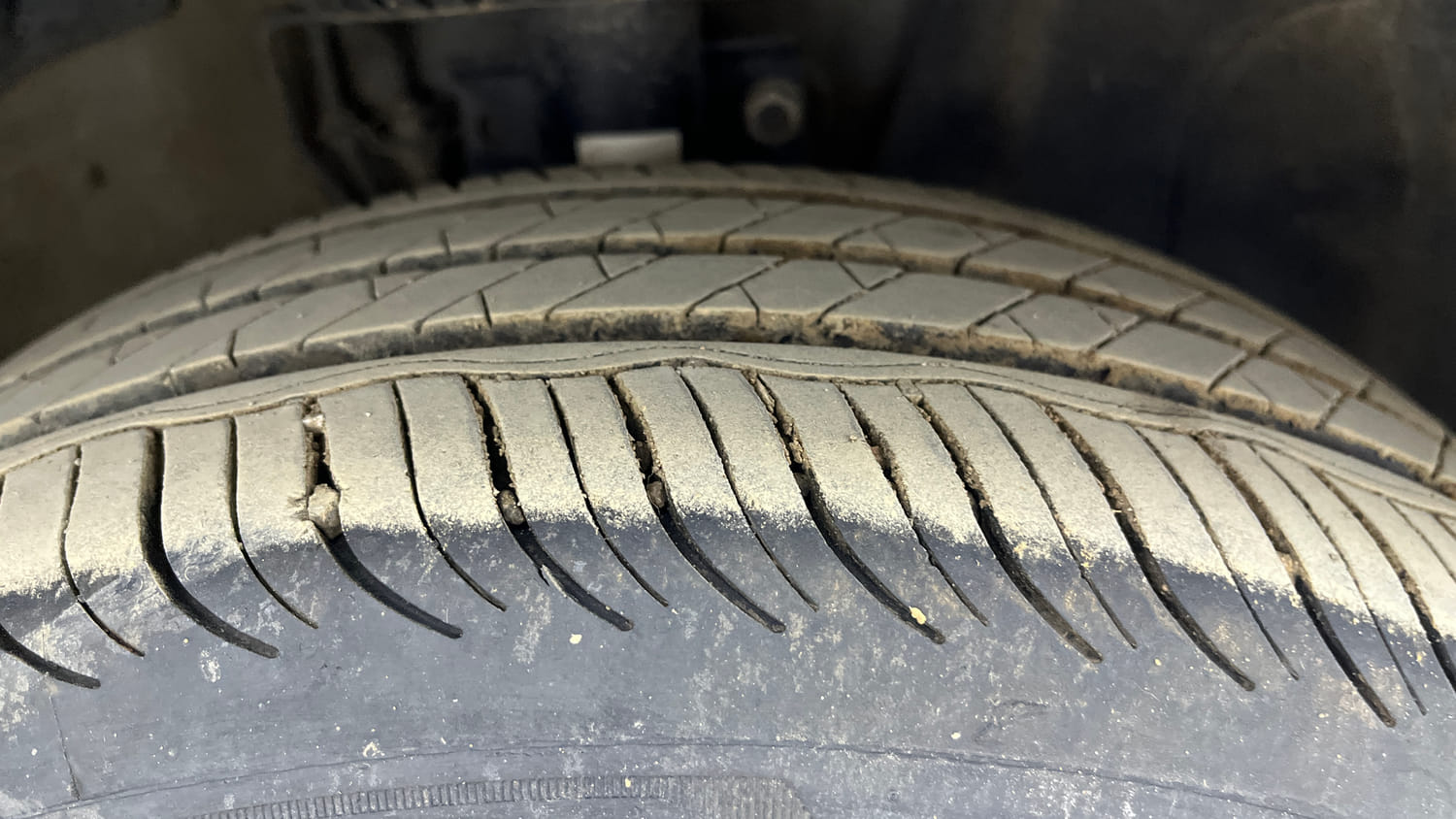 Used 2020 Volkswagen Polo Comfortline 1.0L (P) Petrol Manual tyres RIGHT FRONT TYRE TREAD VIEW