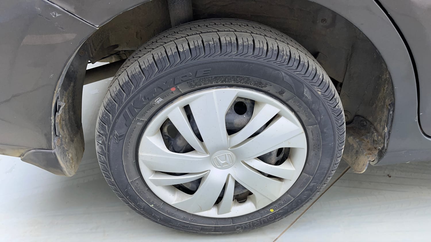 Used 2019 Honda Amaze 1.2 S MT Petrol Petrol Manual tyres RIGHT REAR TYRE RIM VIEW