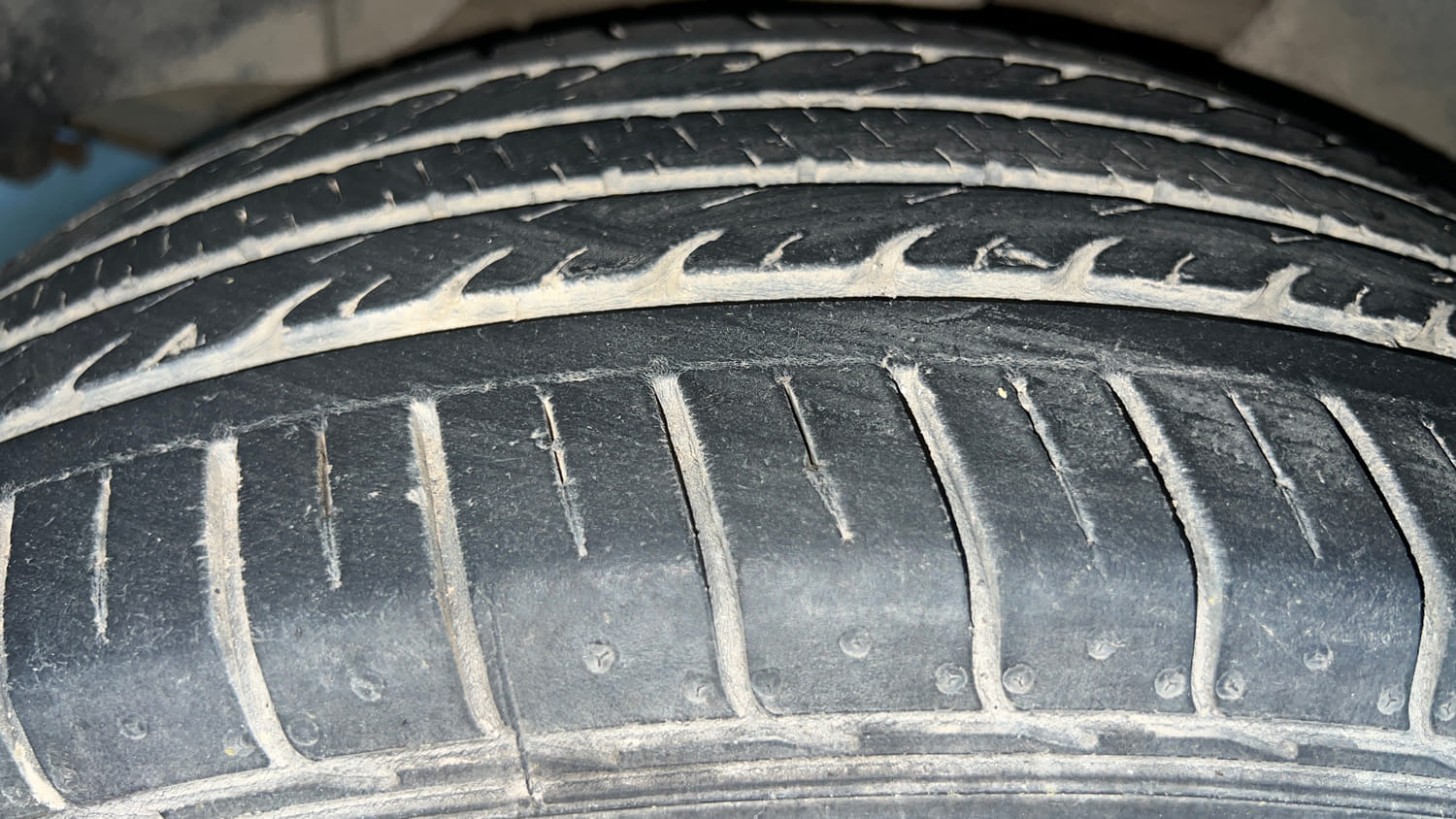Used 2020 Kia Seltos GTX Plus AT 1.5 Diesel Diesel Automatic tyres RIGHT REAR TYRE TREAD VIEW