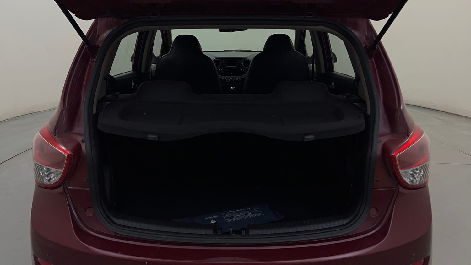 Used 2016 Hyundai Grand i10 Sportz 1.2 Kappa VTVT Petrol Manual interior DICKY INSIDE VIEW